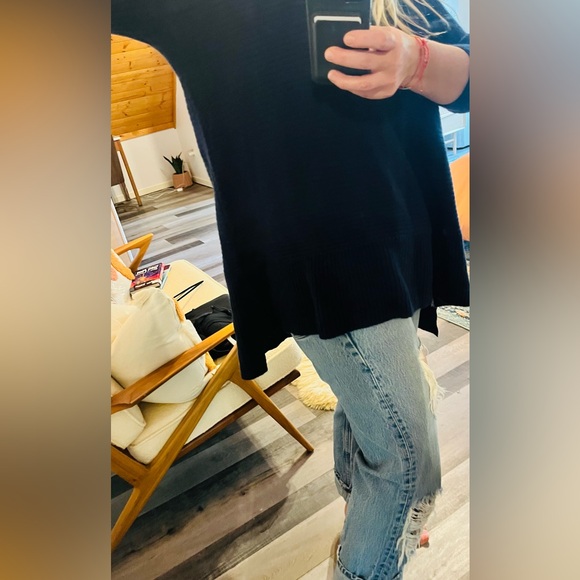 Brand:Subtle Luxury women’s 100% cashmere sweater navy blue never worn - Picture 3 of 9